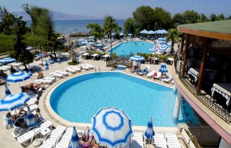 GOLDEN BEACH HOTEL