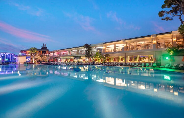 Maritim Pine Beach Belek