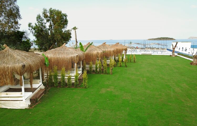 Tiana Beach Resort