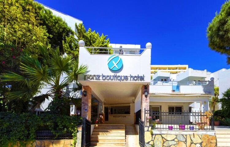 Ponz Hotel