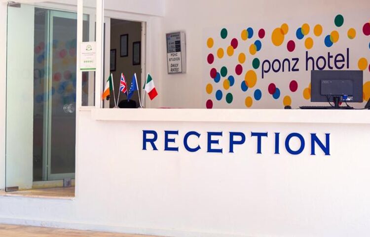 Ponz Hotel